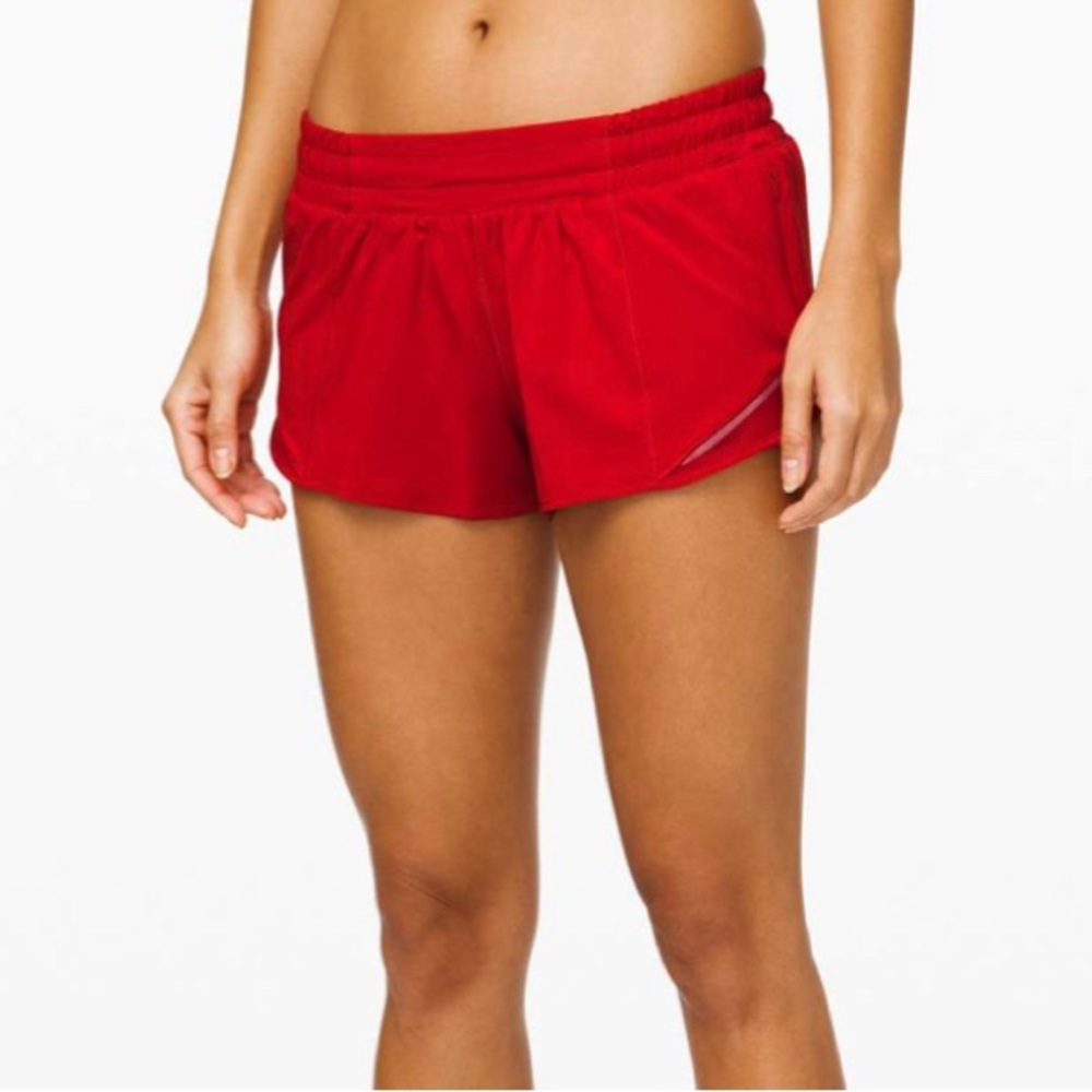 LULULEMON🍋🍋  red hotty hot shorts size 4-2.5 in